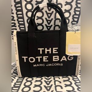 Marc jacobs jacquard , black medium tote bag, new with tags , authentic.